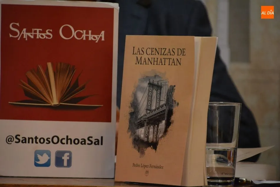 Foto 3 - Pedro L&oacute;pez presenta sus Cenizas de Manhattan en la Librer&iacute;a Santos Ochoa