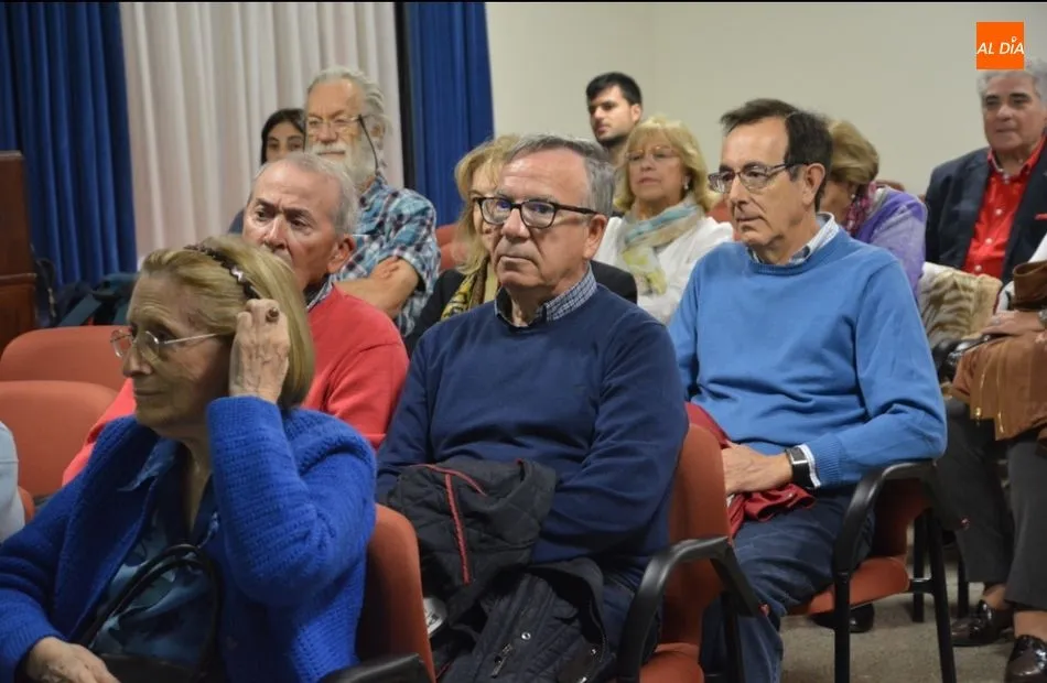 Foto 2 - Rom&aacute;n &Aacute;lvarez habla sobre La Trashumancia: Una cultura secular de ida y vuelta en el Liceo