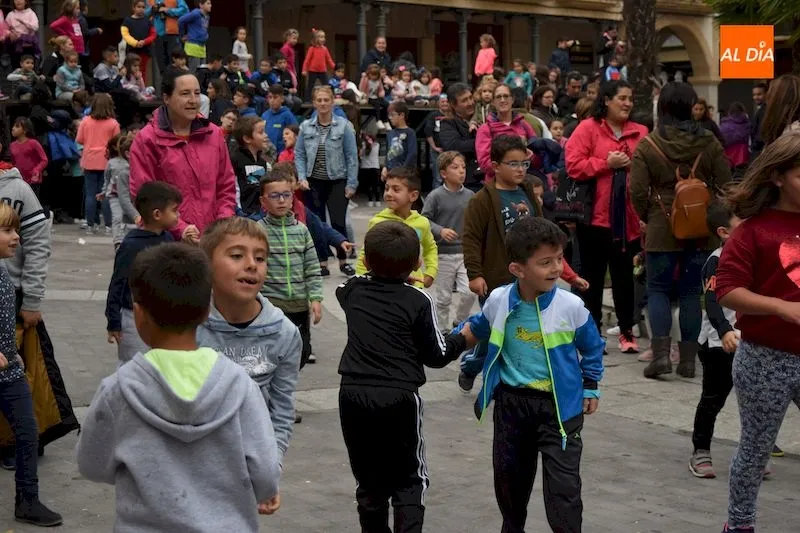 Foto 5 - Los m&aacute;s peque&ntilde;os se lo pasan en grande en su d&iacute;a