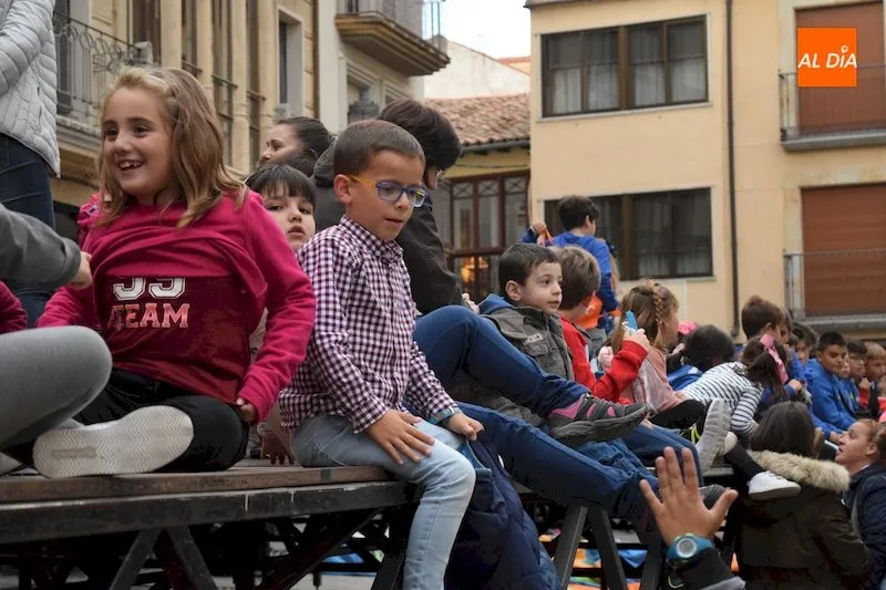 Foto 4 - Los m&aacute;s peque&ntilde;os se lo pasan en grande en su d&iacute;a
