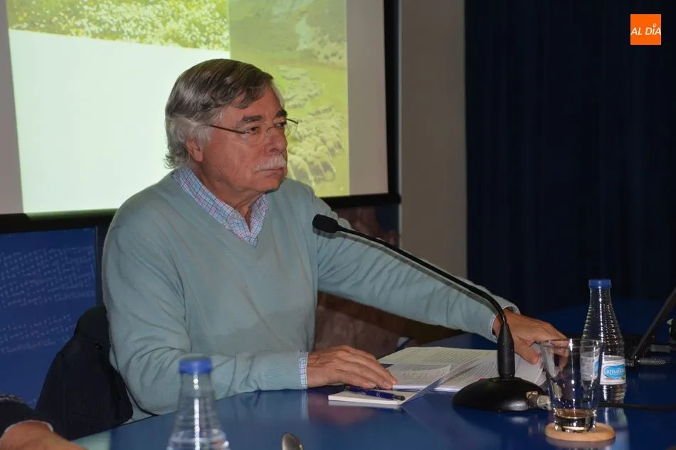 Foto 11 - Rom&aacute;n &Aacute;lvarez habla sobre La Trashumancia: Una cultura secular de ida y vuelta en el Liceo