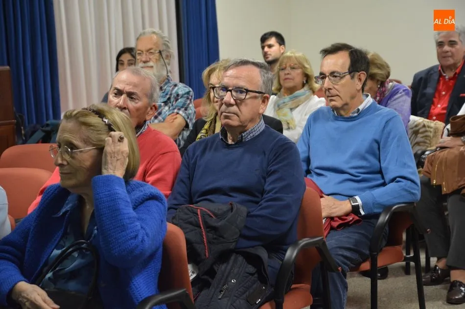 Foto 7 - Rom&aacute;n &Aacute;lvarez habla sobre La Trashumancia: Una cultura secular de ida y vuelta en el Liceo