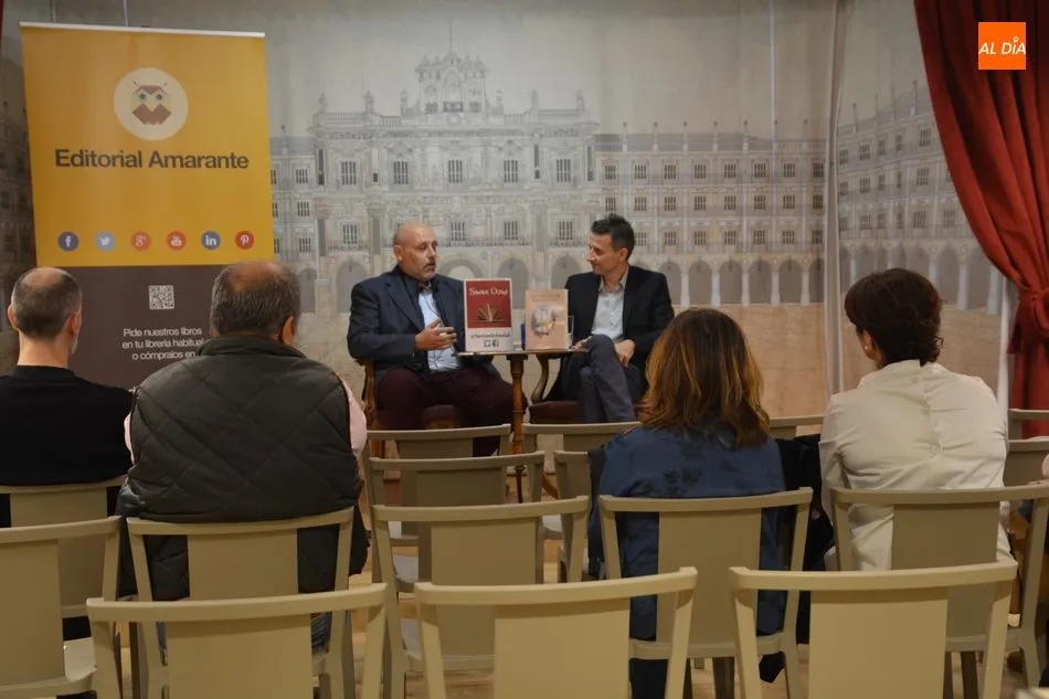 Foto 8 - Pedro L&oacute;pez presenta sus Cenizas de Manhattan en la Librer&iacute;a Santos Ochoa