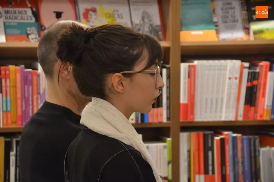 Foto 5 - Pedro L&oacute;pez presenta sus Cenizas de Manhattan en la Librer&iacute;a Santos Ochoa