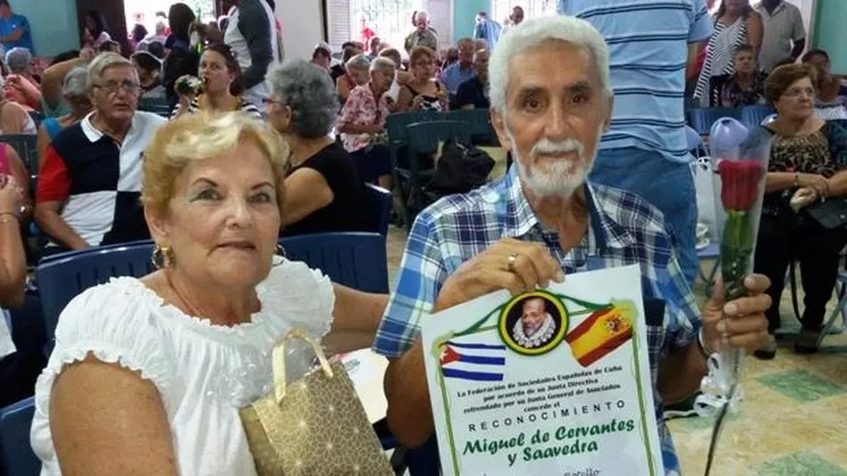 José López Botello con su esposa, Miriam Notario (descendiente de Villarino de los Aires)