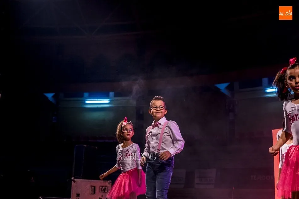Foto 8 - El talento y el descaro musical de los peque&ntilde;os albenses brilla en los playbacks infantiles