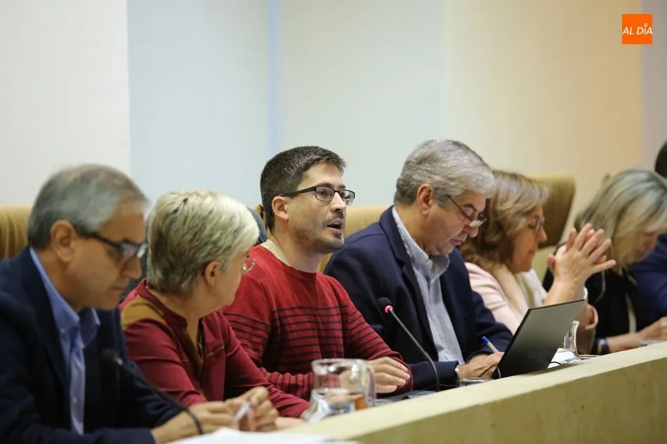 El pleno respalda rescindir el contrato con la adjudicataria del vial del Hospital si no cumple lo...