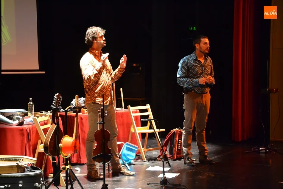 Foto 11 - Alumnos de 4&ordm; y 5&ordm; de Primaria disfrutan de una cita musical para abrir la Escuela de...