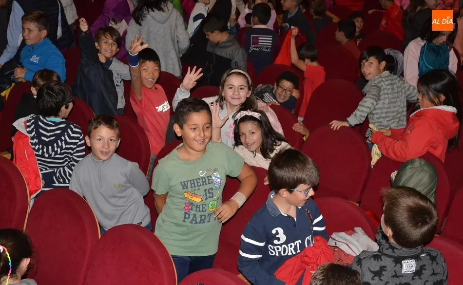 Foto 4 - Alumnos de 4&ordm; y 5&ordm; de Primaria disfrutan de una cita musical para abrir la Escuela de...