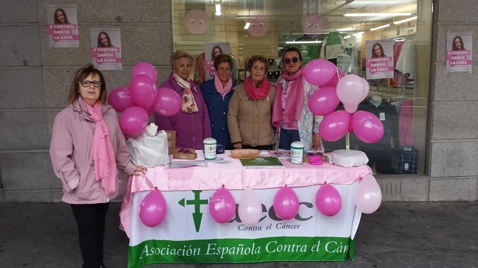Foto 3 - La lectura del manifiesto inicia los actos del D&iacute;a Mundial contra el C&aacute;ncer de Mama
