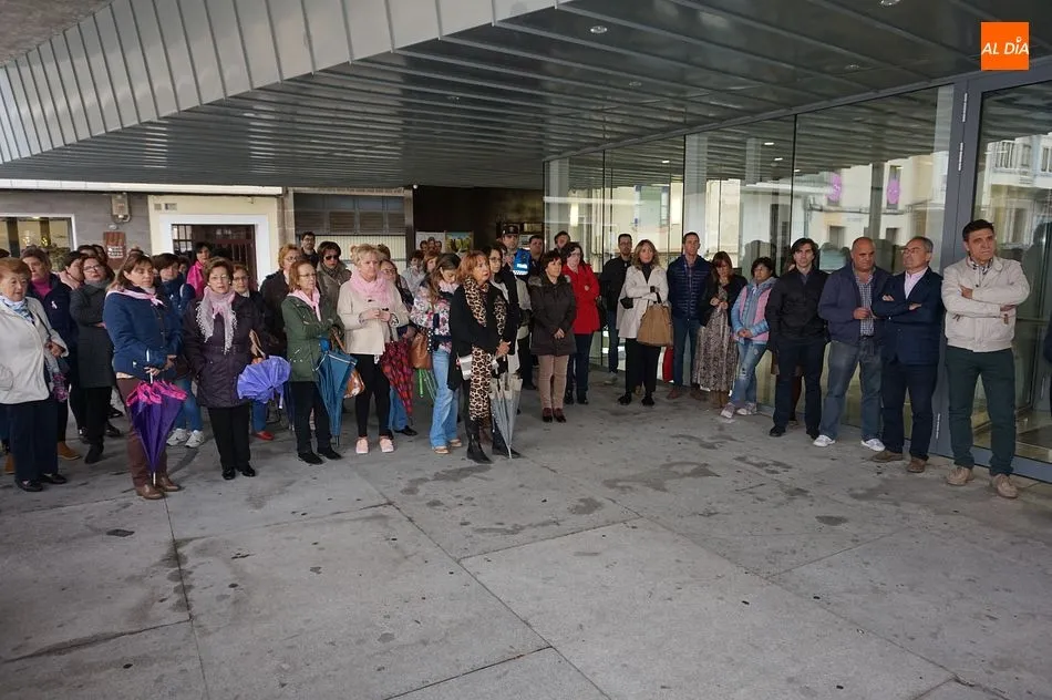 Foto 11 - La lectura del manifiesto inicia los actos del D&iacute;a Mundial contra el C&aacute;ncer de Mama