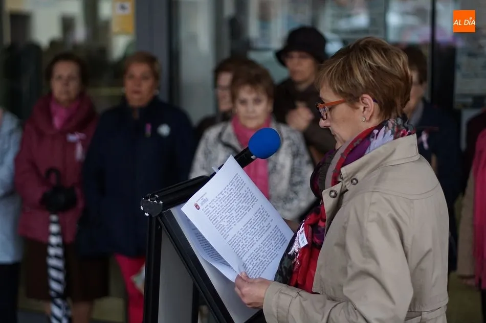 Foto 10 - La lectura del manifiesto inicia los actos del D&iacute;a Mundial contra el C&aacute;ncer de Mama