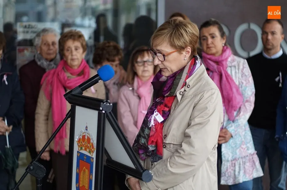 Foto 9 - La lectura del manifiesto inicia los actos del D&iacute;a Mundial contra el C&aacute;ncer de Mama