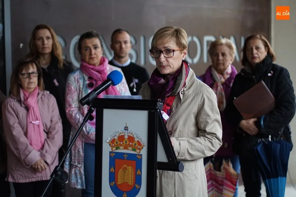 Foto 8 - La lectura del manifiesto inicia los actos del D&iacute;a Mundial contra el C&aacute;ncer de Mama