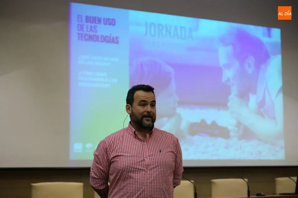 Foto 2 - Taller sobre responsabilidad, contenidos y responsabilidad parental en el consumo de videojuegos en ...