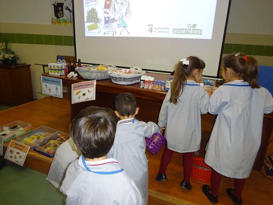 Foto 4 - Talleres de consumo responsable en el Colegio San Juan Bosco
