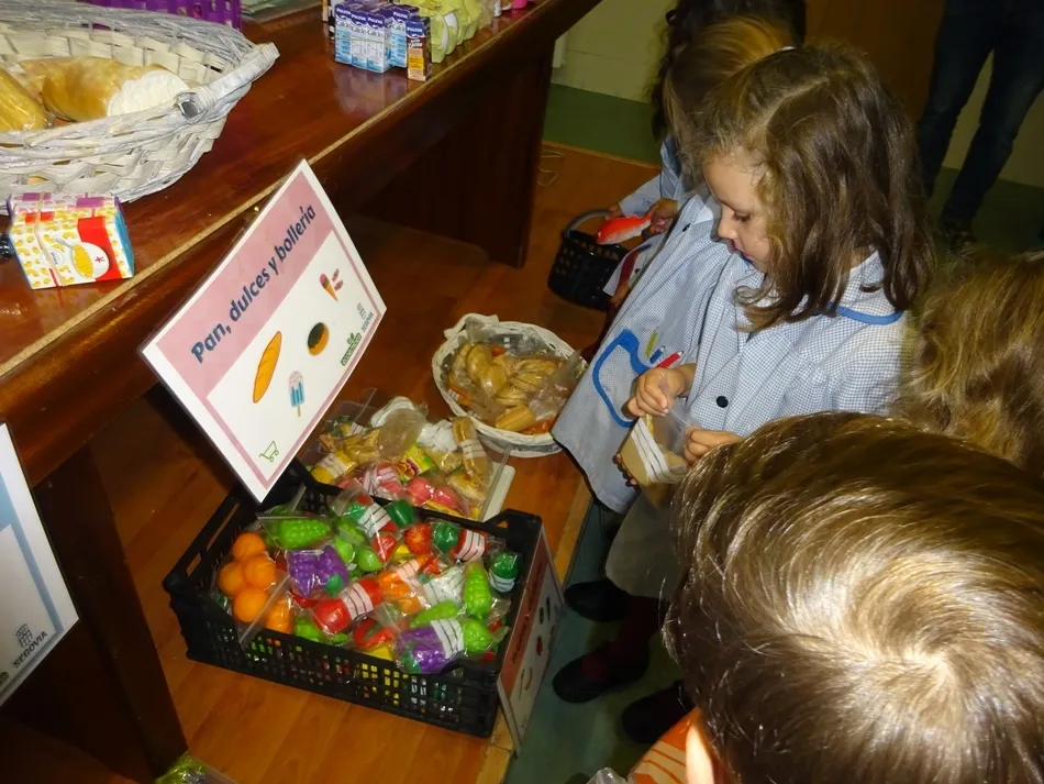 Foto 3 - Talleres de consumo responsable en el Colegio San Juan Bosco