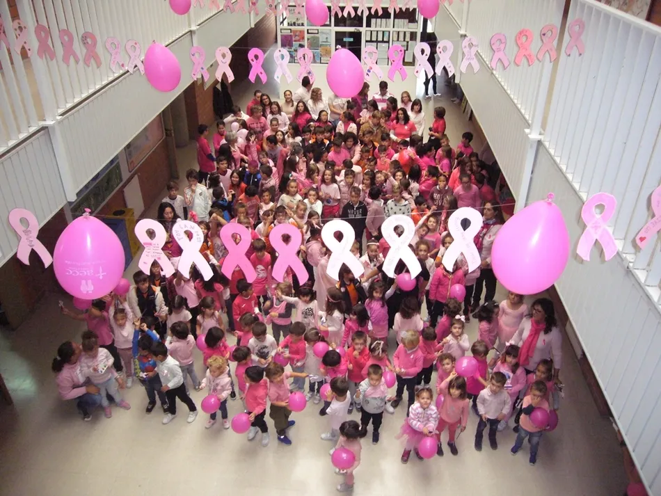 Foto 3 - El Colegio Antonio Machado se suma al D&iacute;a Mundial del C&aacute;ncer de Mama