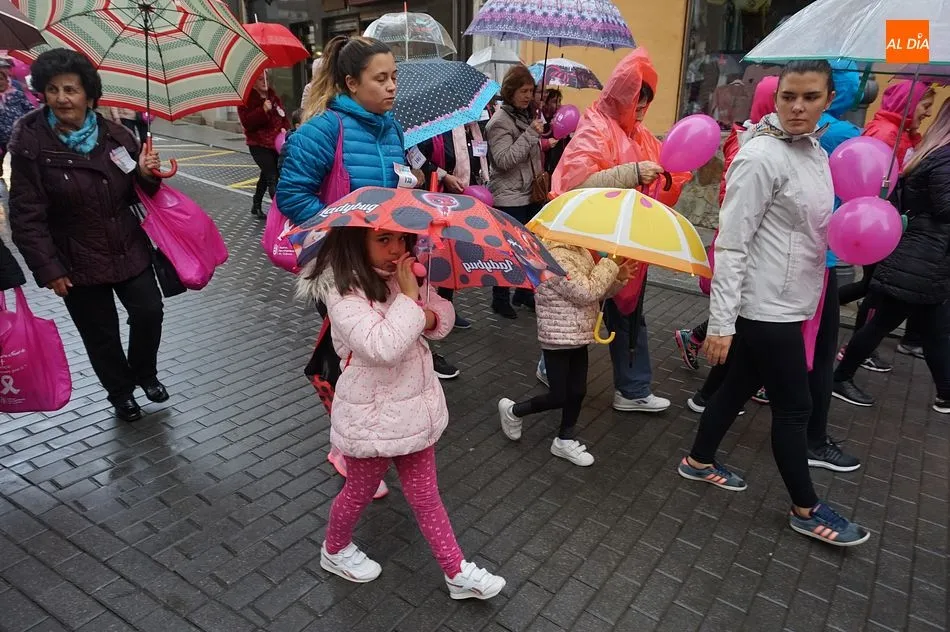 Foto 5 - La lluvia no puede con la marcha solidaria &lsquo;Caminamos por ti&rsquo;