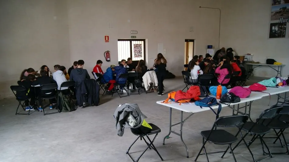 Foto 6 - Alumnos de Ciclos Formativos del IES Venancio Blanco y del IES Quercus comparten experiencias en...