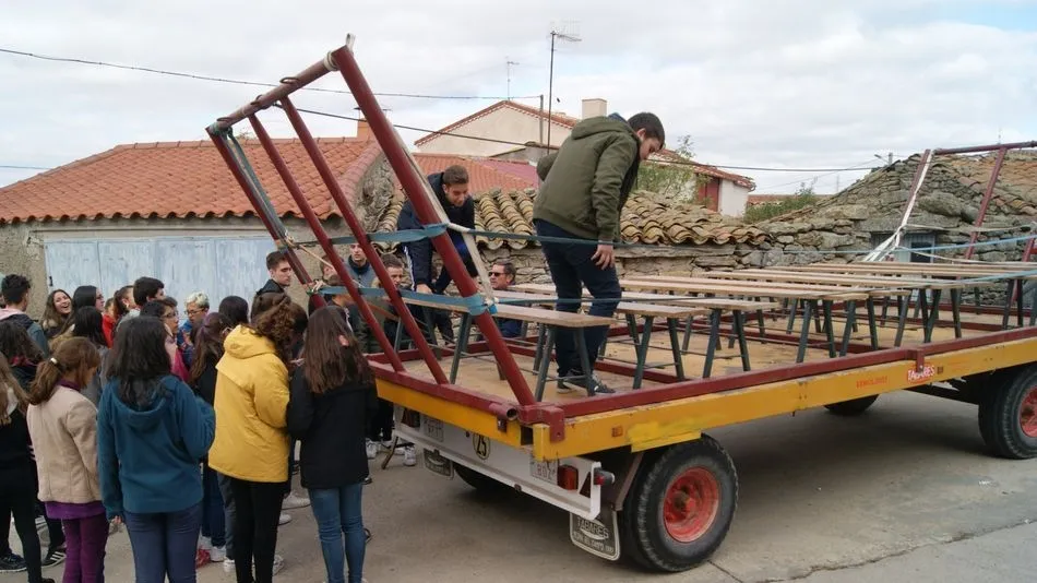 Foto 2 - Alumnos de Ciclos Formativos del IES Venancio Blanco y del IES Quercus comparten experiencias en...