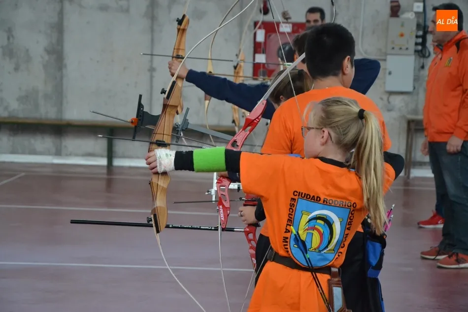 Foto 3 - La Escuela de Tiro con Arco lanza las primeras flechas con overbooking de j&oacute;venes arqueros  