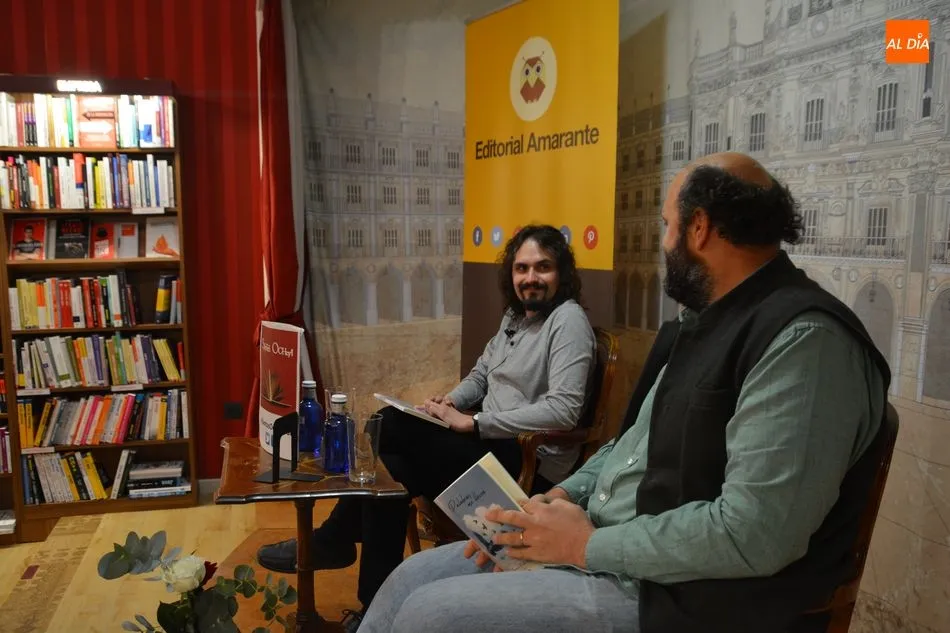 Foto 7 - El libro de poemas Palabras me lleven, de Francisco Rub&eacute;n Sosa, sale a sociedad en la Librer&iacute;a...