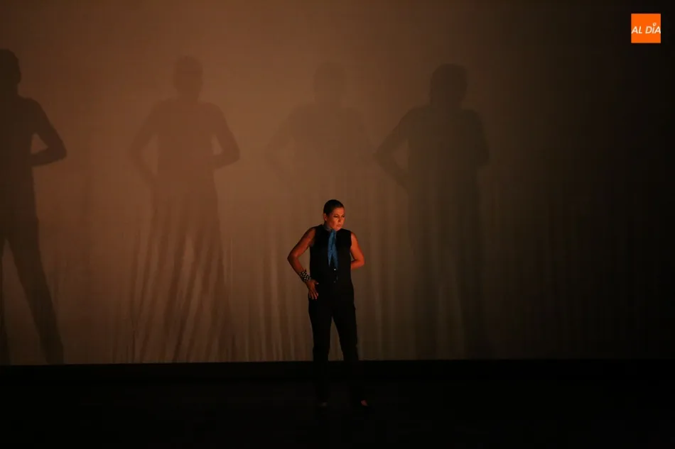 Foto 9 - Sara Baras no deja indiferente al Caem con Sombras, el espect&aacute;culo con el que celebra las dos...