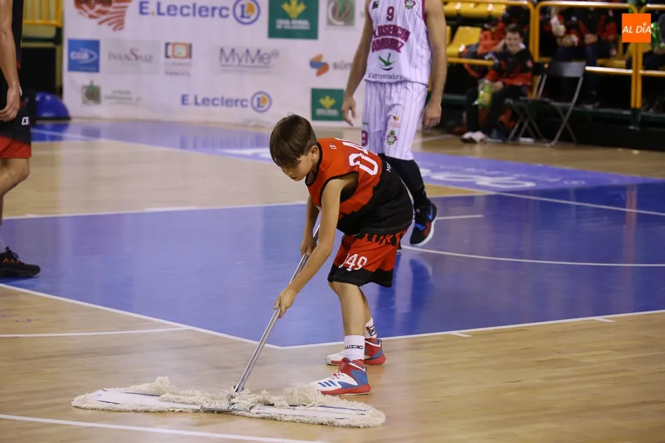 Foto 6 - La Antigua no pierde la fe y logra un espectacular triunfo sobre la bocina (70-67)