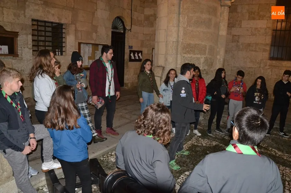 Foto 5 - El Grupo Scout estrena la ronda 18/19 con una reuni&oacute;n de los escultas en la Plaza Mayor  
