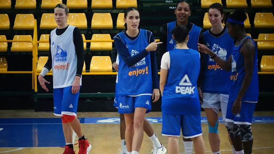 Las jugadoras del Perfumerías Avenida, durante un entrenamiento tras el partido del miércoles ante Al Qazeres. Foto: Perfumerías Avenida