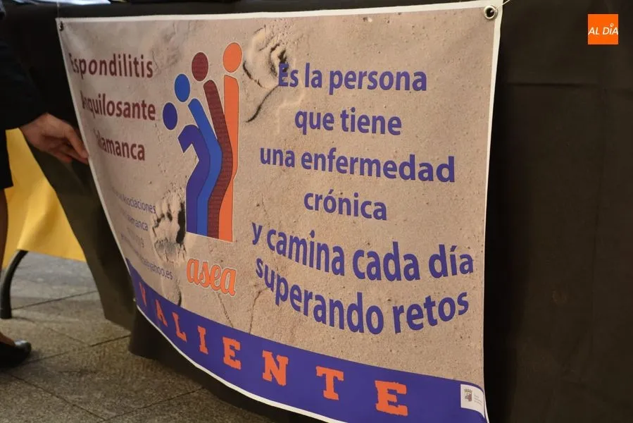 Foto 10 - ASEA conciencia sobre la Espondilitis Anquilosante con una mesa informativa en la plaza del Liceo   ...