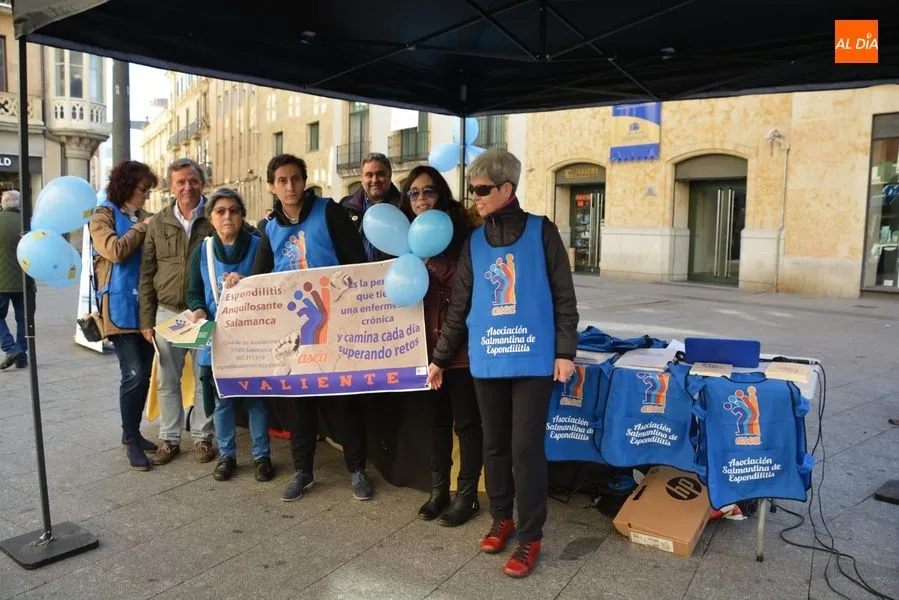 Foto 11 - ASEA conciencia sobre la Espondilitis Anquilosante con una mesa informativa en la plaza del Liceo   ...