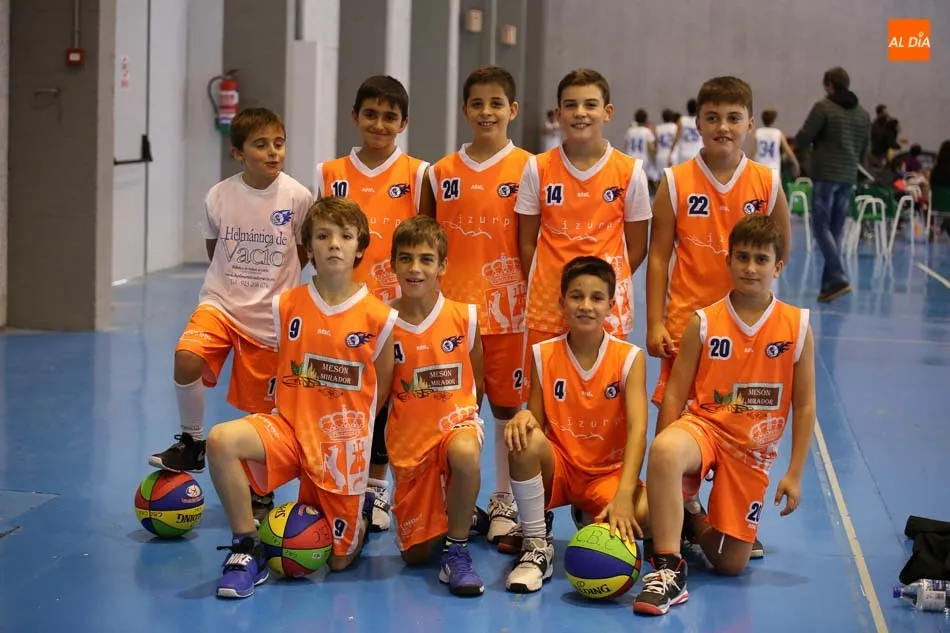 Foto 6 - Cientos de escolares disfrutan del basket en el recinto ferial con una nueva edici&oacute;n del Fanatic...