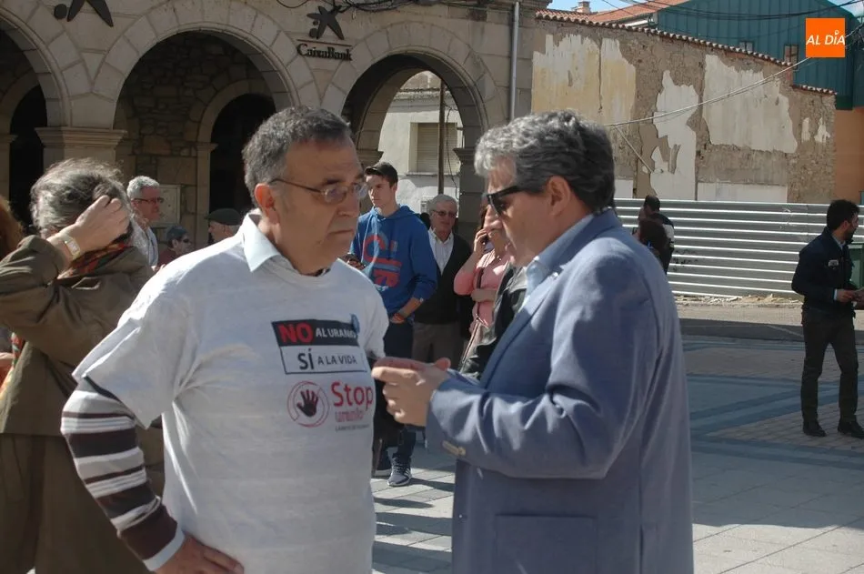 Foto 10 - En torno a 1.500 personas claman en Vitigudino: &ldquo;Salamanca ganadera no quiere ser minera&rdquo;  