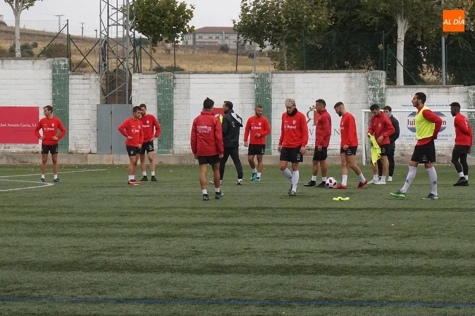 Foto 2 - El CD Guijuelo quiere volver a la senda ganadora frente al Coruxo