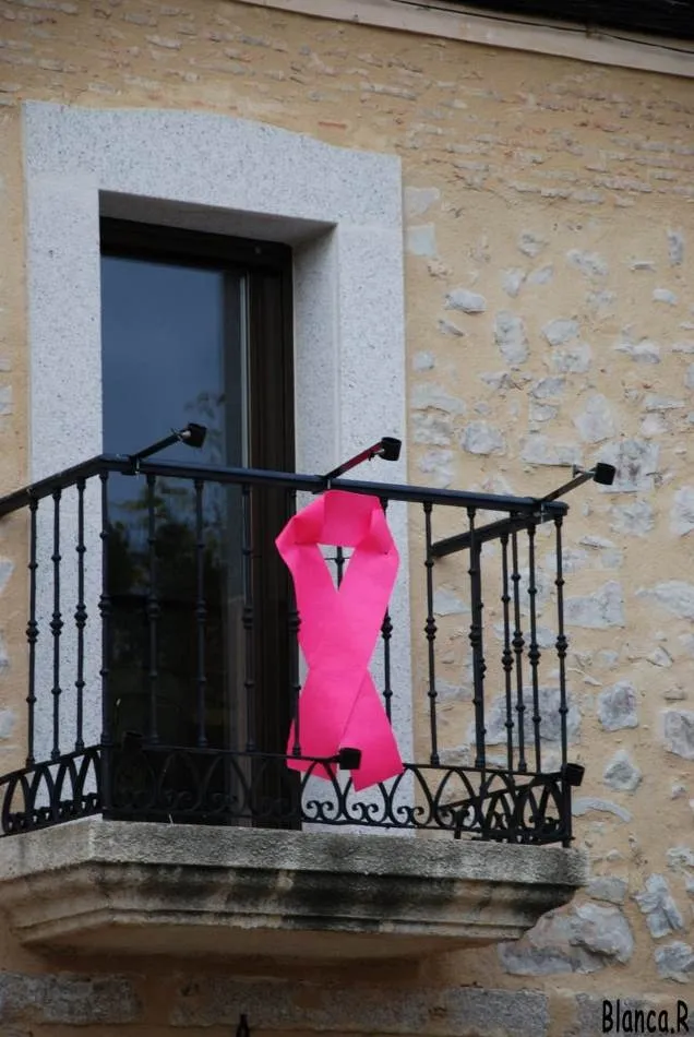 Foto 5 - Sancti-Sp&iacute;ritus se vuelca con la conmemoraci&oacute;n del D&iacute;a contra el C&aacute;ncer de Mama  