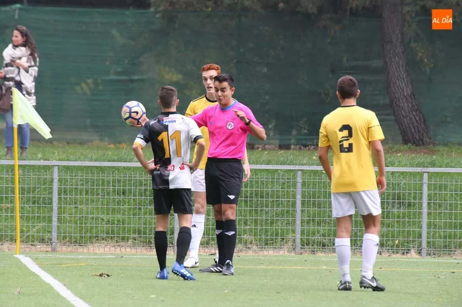 Foto 11 - El Salamanca UDS golea a Unionistas en el derbi de Regional Juvenil (1-4) y el Navega se impone al...
