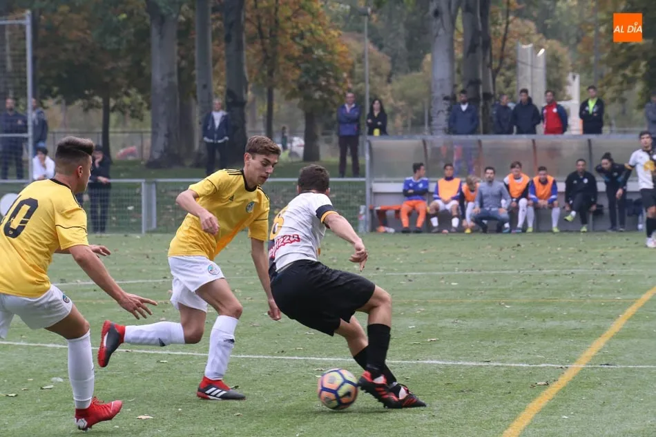 Foto 7 - El Salamanca UDS golea a Unionistas en el derbi de Regional Juvenil (1-4) y el Navega se impone al...