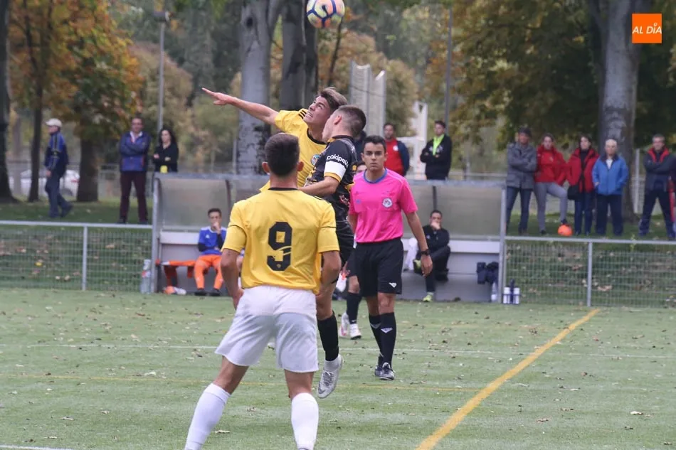 Foto 6 - El Salamanca UDS golea a Unionistas en el derbi de Regional Juvenil (1-4) y el Navega se impone al...