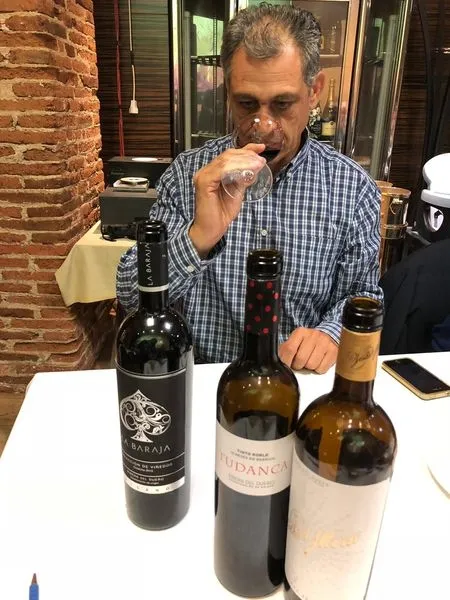 Foto 7 - Jes&uacute;s Yllera crianza 2015, un vino con nombre propio  