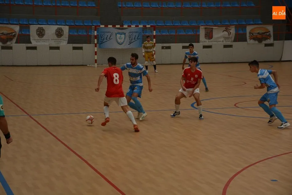 Foto 11 - El Salamanca FS logra una trabajada victoriafrente al Tierno Galv&aacute;n (3-2)