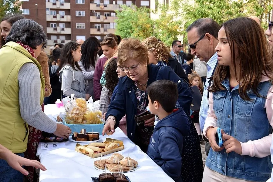 Foto 2 - El colegio de las&nbsp;Esclavas del Sagrado Coraz&oacute;n de Jes&uacute;s celebra el d&iacute;a del Domund  