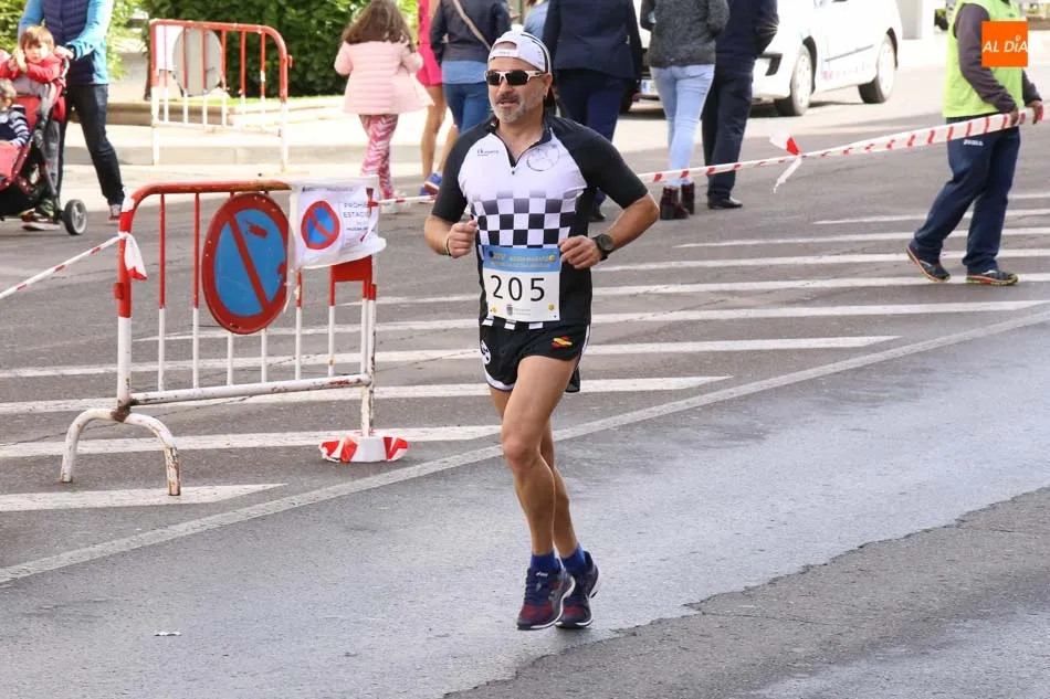 Foto 2 - Enrique Merch&aacute;n y Ver&oacute;nica S&aacute;nchez Romero repiten triunfo en la Media Marat&oacute;n de la Diputaci&oacute;n