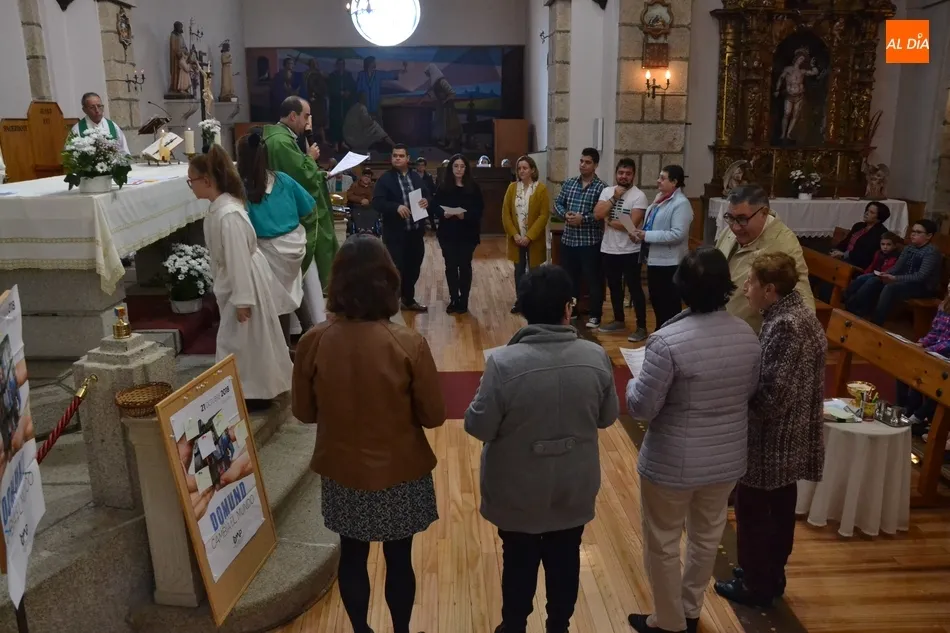 Foto 9 - La Parroquia de San Crist&oacute;bal env&iacute;a a sus catequistas a la par que conmemora el Domund  