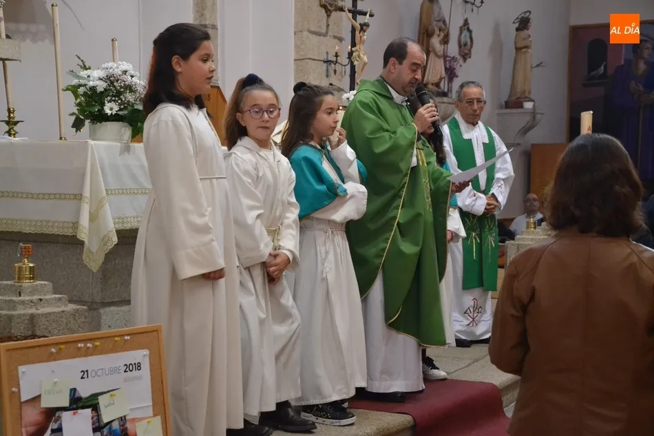 Foto 8 - La Parroquia de San Crist&oacute;bal env&iacute;a a sus catequistas a la par que conmemora el Domund  