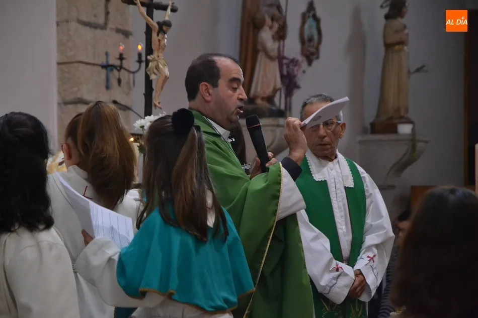 Foto 5 - La Parroquia de San Crist&oacute;bal env&iacute;a a sus catequistas a la par que conmemora el Domund  