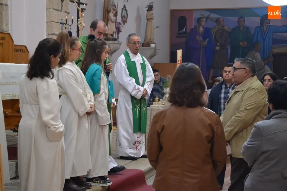 Foto 4 - La Parroquia de San Crist&oacute;bal env&iacute;a a sus catequistas a la par que conmemora el Domund  