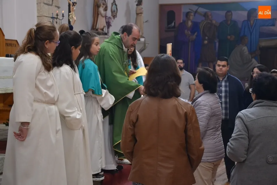 Foto 3 - La Parroquia de San Crist&oacute;bal env&iacute;a a sus catequistas a la par que conmemora el Domund  