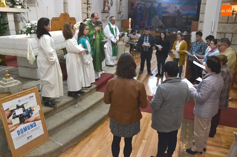 La Parroquia de San Cristóbal envía a sus catequistas a la par que conmemora el Domund  